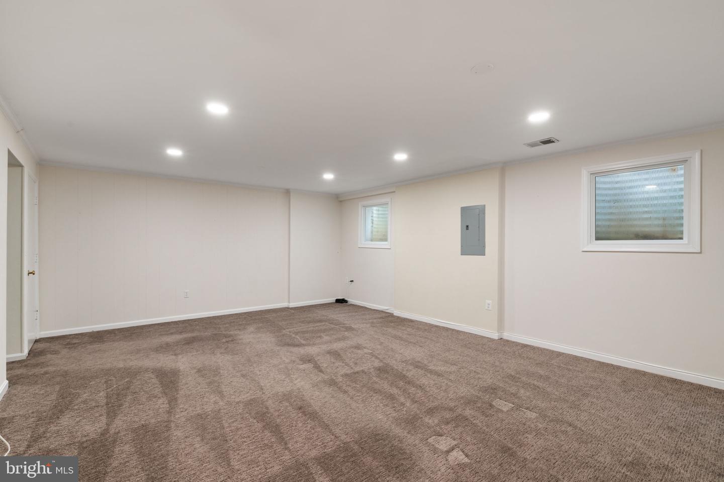 6026 HAVERHILL CT, SPRINGFIELD, Virginia 22152, 3 Bedrooms Bedrooms, 8 Rooms Rooms,2 BathroomsBathrooms,Residential,For sale,6026 HAVERHILL CT,VAFX2253840 MLS # VAFX2253840