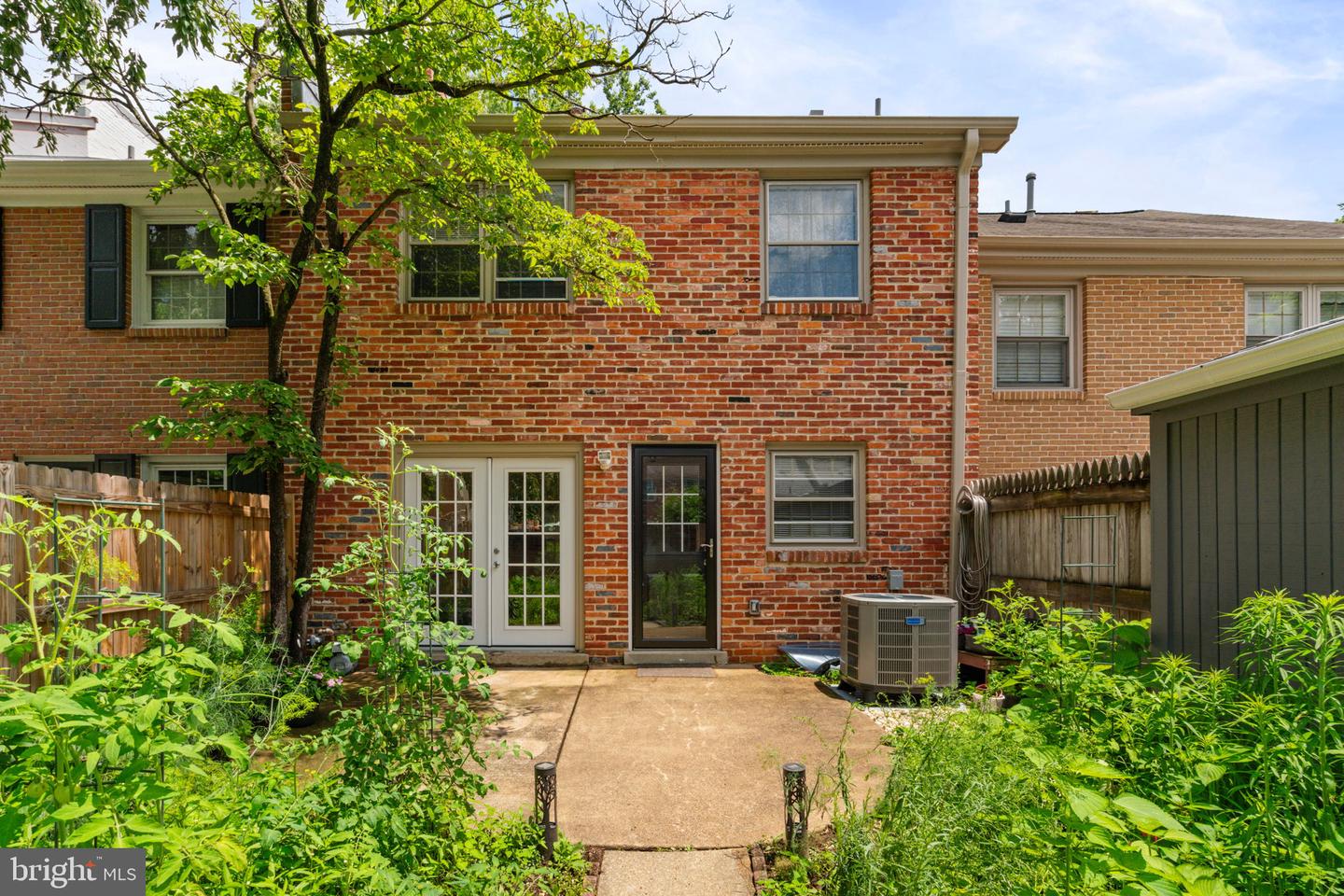 6026 HAVERHILL CT, SPRINGFIELD, Virginia 22152, 3 Bedrooms Bedrooms, 8 Rooms Rooms,2 BathroomsBathrooms,Residential,For sale,6026 HAVERHILL CT,VAFX2253840 MLS # VAFX2253840