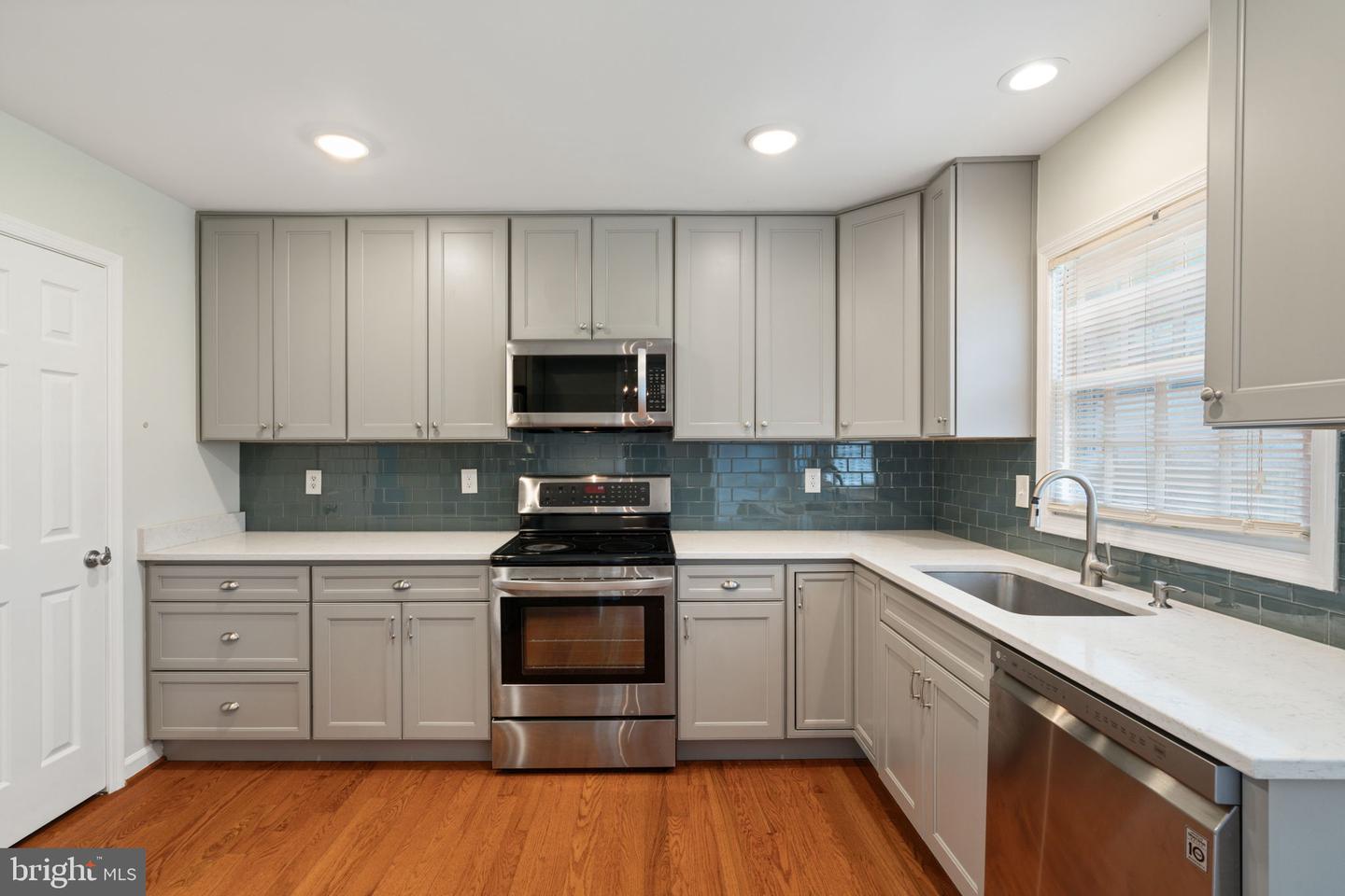 6026 HAVERHILL CT, SPRINGFIELD, Virginia 22152, 3 Bedrooms Bedrooms, 8 Rooms Rooms,2 BathroomsBathrooms,Residential,For sale,6026 HAVERHILL CT,VAFX2253840 MLS # VAFX2253840
