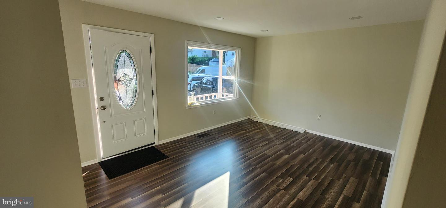 13017 KIMBROUGH LN, WOODBRIDGE, Virginia 22193, 4 Bedrooms Bedrooms, ,2 BathroomsBathrooms,Residential,For sale,13017 KIMBROUGH LN,VAPW2098538 MLS # VAPW2098538