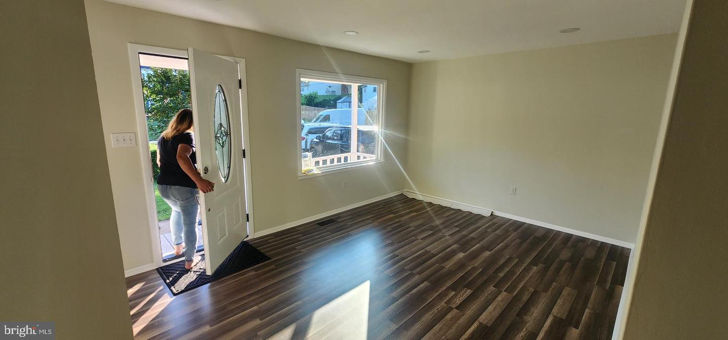 13017 KIMBROUGH LN, WOODBRIDGE, Virginia 22193, 4 Bedrooms Bedrooms, ,2 BathroomsBathrooms,Residential,For sale,13017 KIMBROUGH LN,VAPW2098538 MLS # VAPW2098538
