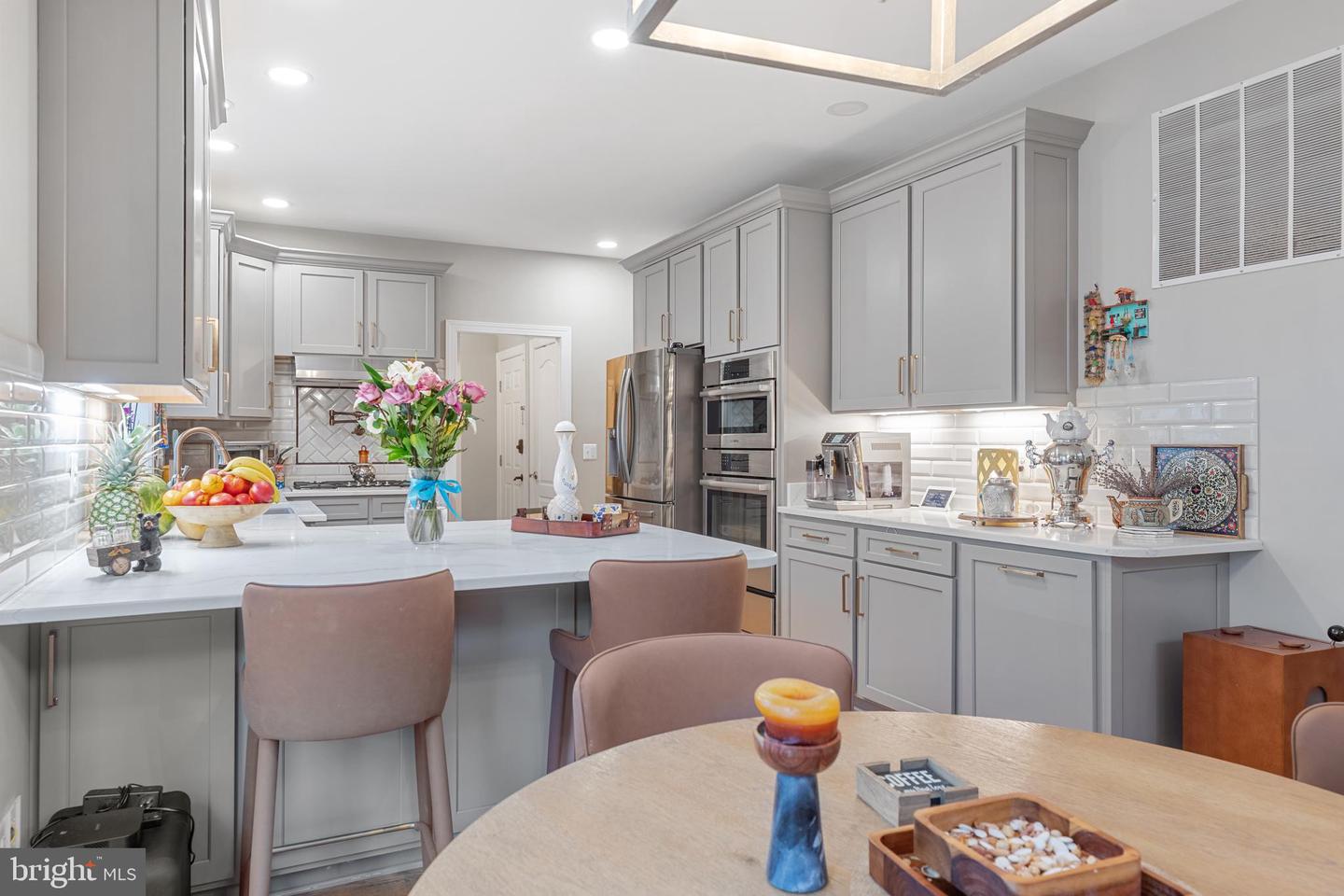 15292 GOLF VIEW DR, HAYMARKET, Virginia 20169, 4 Bedrooms Bedrooms, ,4 BathroomsBathrooms,Residential,For sale,15292 GOLF VIEW DR,VAPW2098570 MLS # VAPW2098570