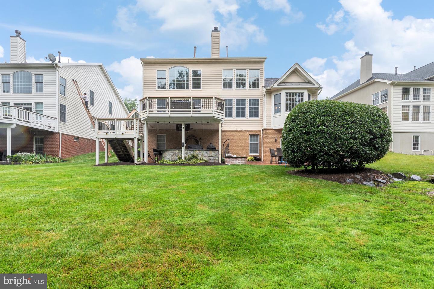 15292 GOLF VIEW DR, HAYMARKET, Virginia 20169, 4 Bedrooms Bedrooms, ,4 BathroomsBathrooms,Residential,For sale,15292 GOLF VIEW DR,VAPW2098570 MLS # VAPW2098570