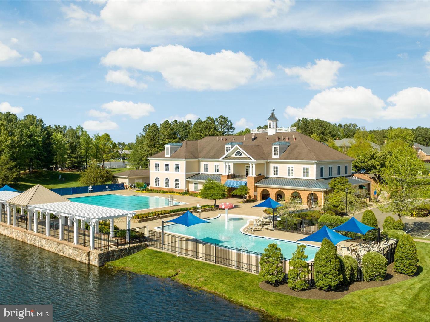 15292 GOLF VIEW DR, HAYMARKET, Virginia 20169, 4 Bedrooms Bedrooms, ,4 BathroomsBathrooms,Residential,For sale,15292 GOLF VIEW DR,VAPW2098570 MLS # VAPW2098570