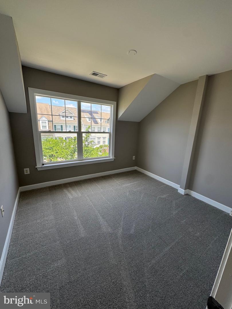 8147 CELLO WAY, MANASSAS, Virginia 20111, 3 Bedrooms Bedrooms, ,3 BathroomsBathrooms,Residential,For sale,8147 CELLO WAY,VAPW2098594 MLS # VAPW2098594