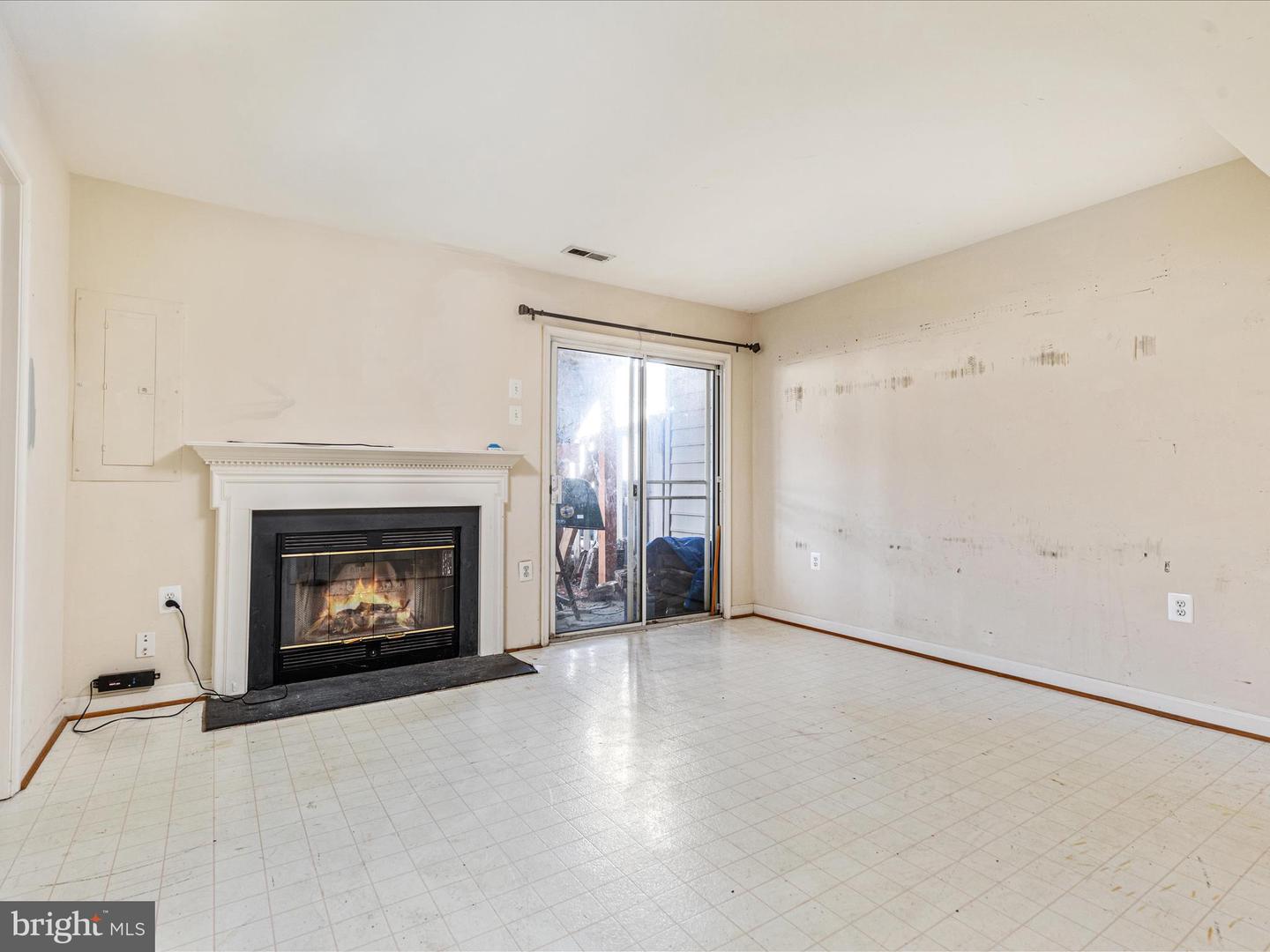 17365 AVION SQ, ROUND HILL, Virginia 20141, 3 Bedrooms Bedrooms, ,2 BathroomsBathrooms,Residential,For sale,17365 AVION SQ,VALO2101242 MLS # VALO2101242