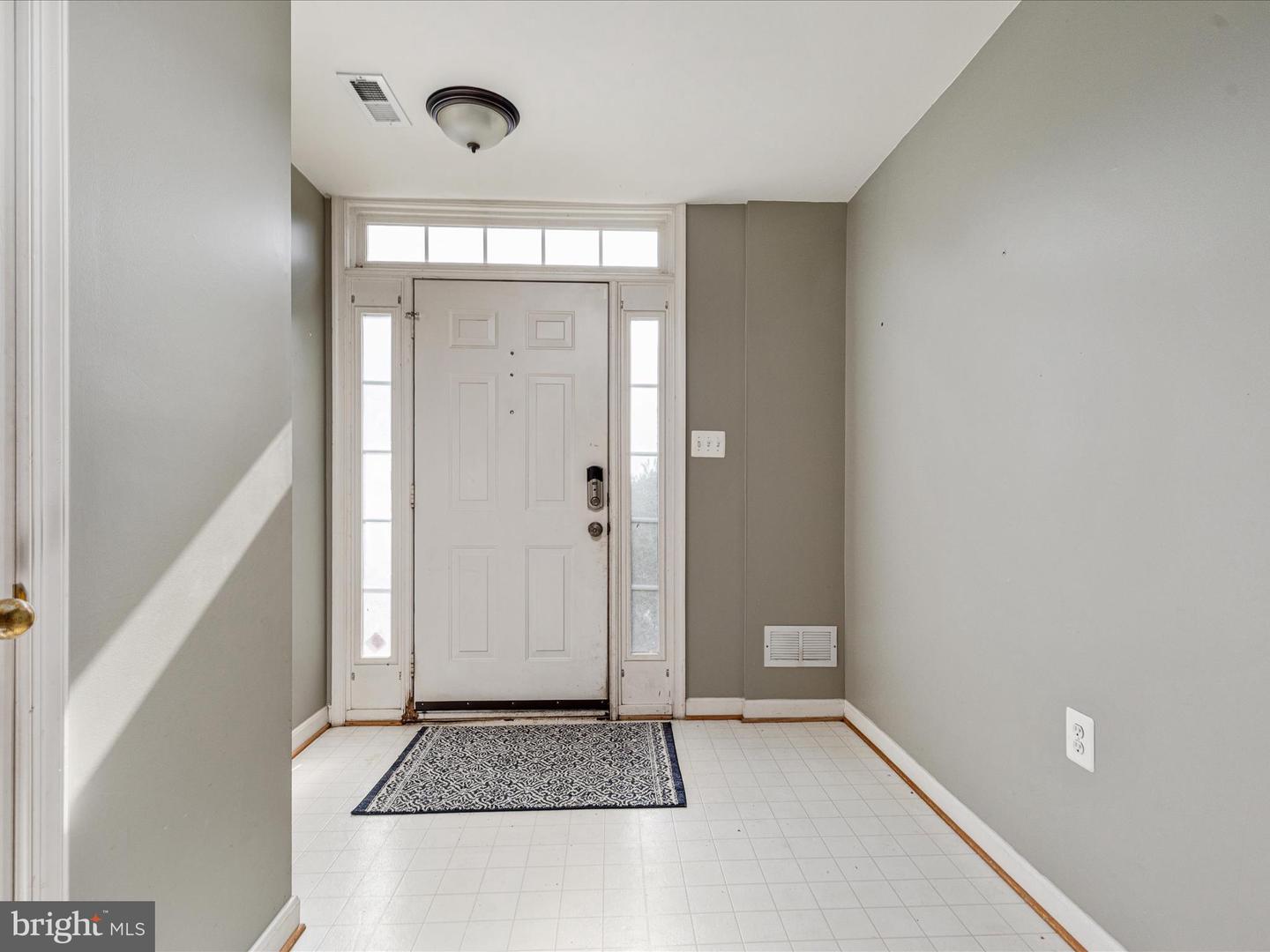 17365 AVION SQ, ROUND HILL, Virginia 20141, 3 Bedrooms Bedrooms, ,2 BathroomsBathrooms,Residential,For sale,17365 AVION SQ,VALO2101242 MLS # VALO2101242