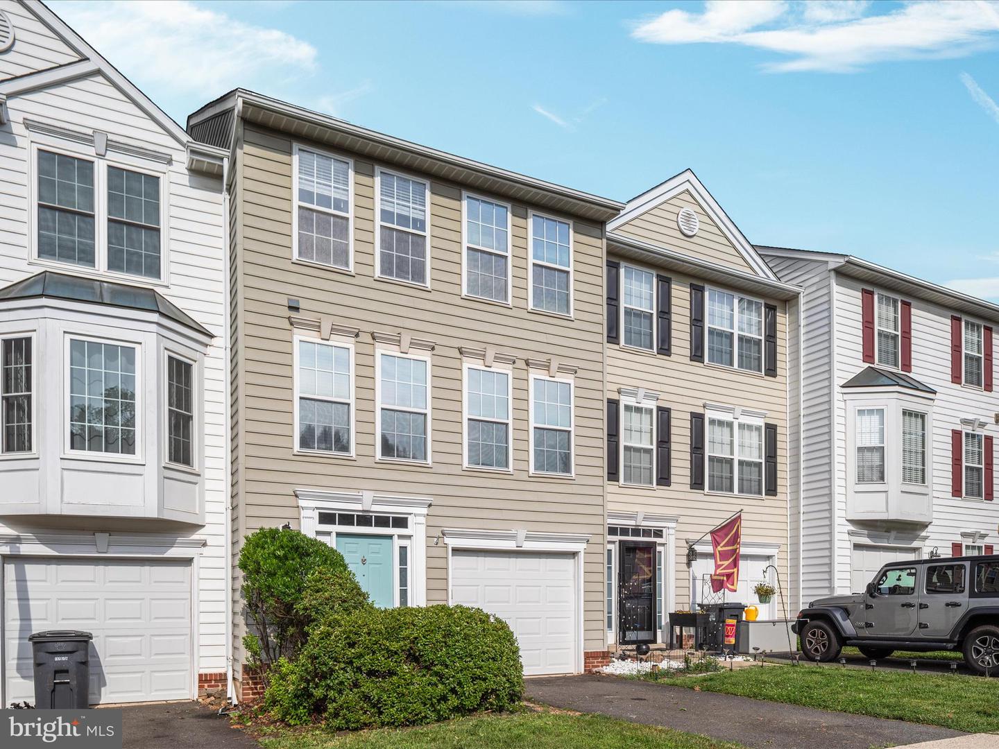 17365 AVION SQ, ROUND HILL, Virginia 20141, 3 Bedrooms Bedrooms, ,2 BathroomsBathrooms,Residential,For sale,17365 AVION SQ,VALO2101242 MLS # VALO2101242