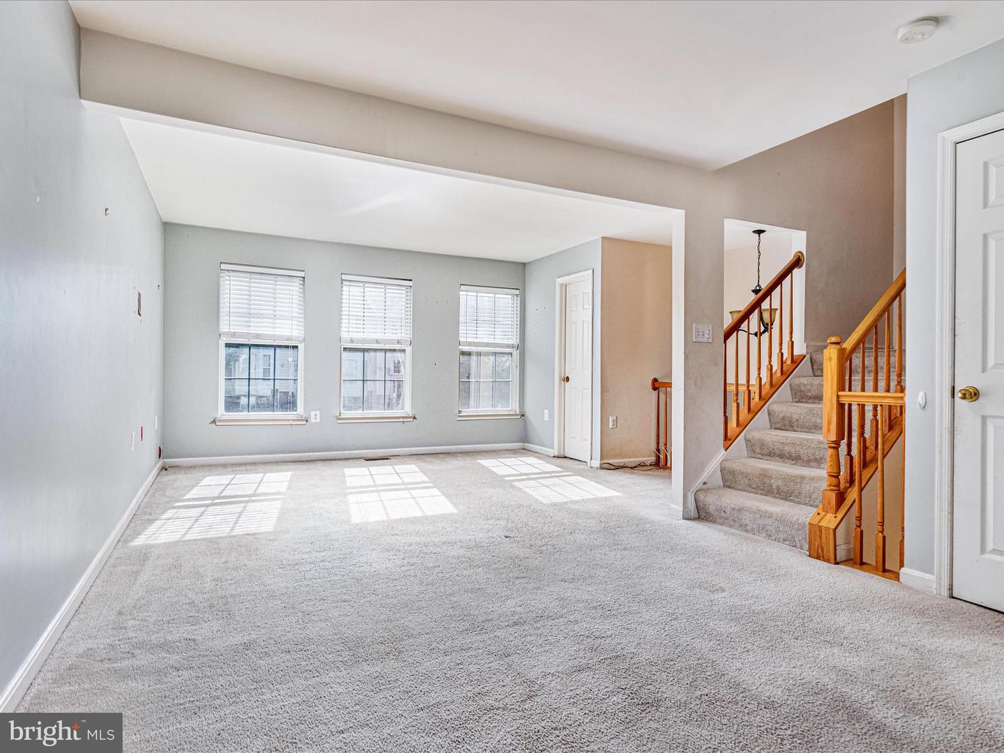 17365 AVION SQ, ROUND HILL, Virginia 20141, 3 Bedrooms Bedrooms, ,2 BathroomsBathrooms,Residential,For sale,17365 AVION SQ,VALO2101242 MLS # VALO2101242