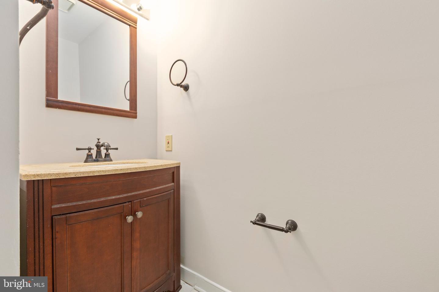 823 COLLEGE AVE, FREDERICKSBURG, Virginia 22401, 2 Bedrooms Bedrooms, ,1 BathroomBathrooms,Residential,For sale,823 COLLEGE AVE,VAFB2008542 MLS # VAFB2008542