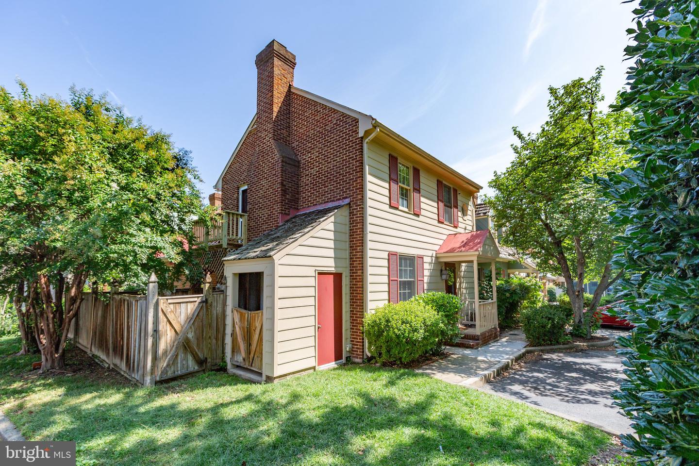 823 COLLEGE AVE, FREDERICKSBURG, Virginia 22401, 2 Bedrooms Bedrooms, ,1 BathroomBathrooms,Residential,For sale,823 COLLEGE AVE,VAFB2008542 MLS # VAFB2008542