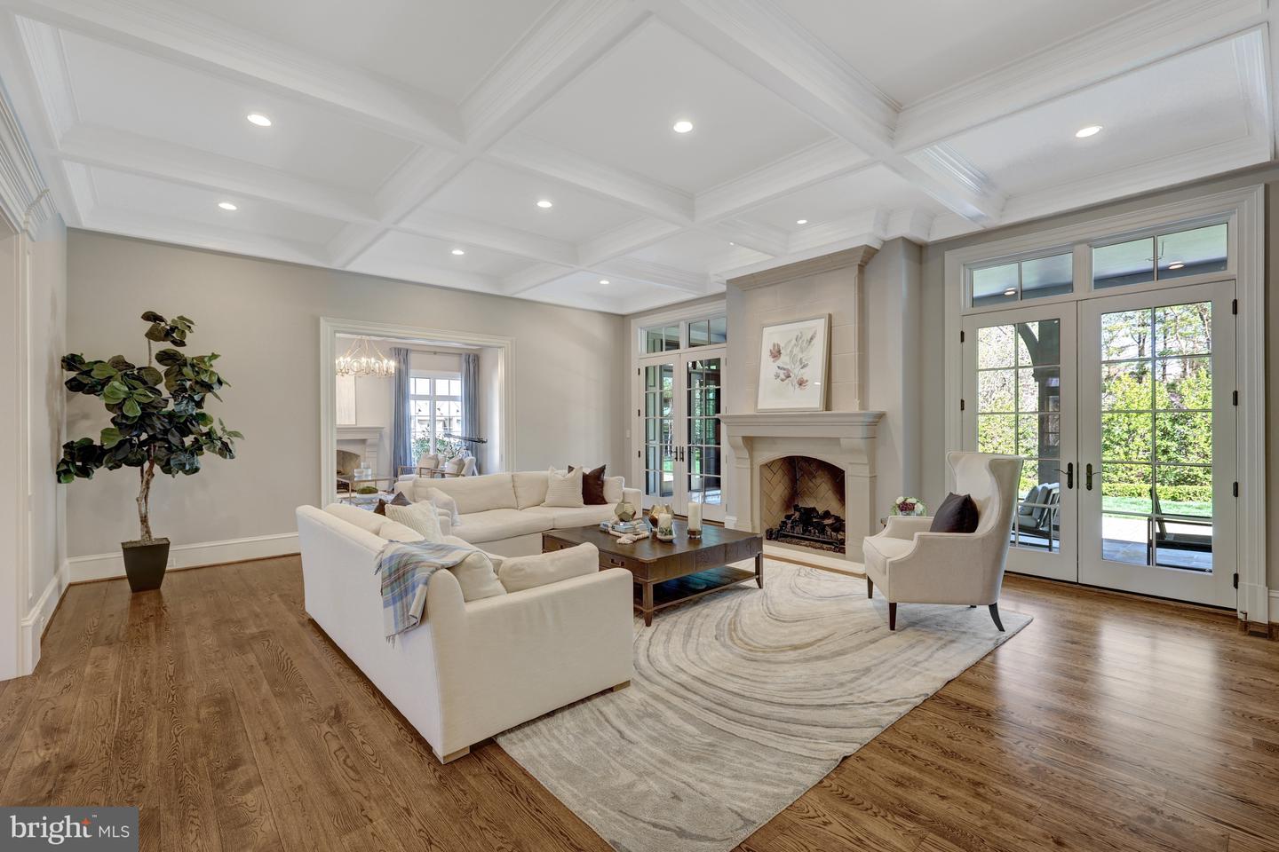 954 MACKALL FARMS LN, MCLEAN, Virginia 22101, 5 Bedrooms Bedrooms, ,5 BathroomsBathrooms,Residential,For sale,954 MACKALL FARMS LN,VAFX2253574 MLS # VAFX2253574