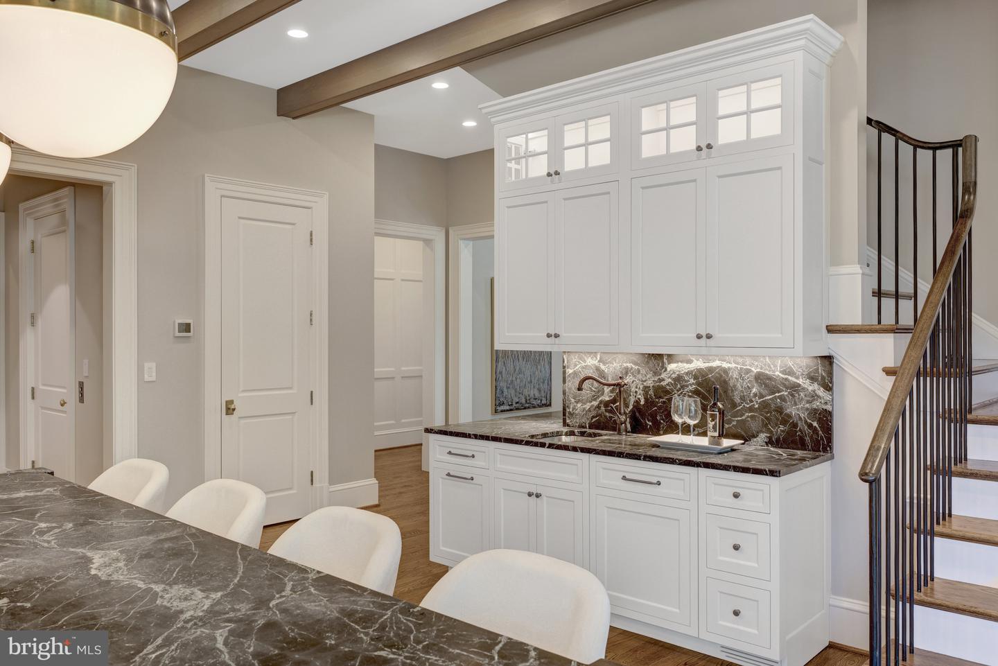 954 MACKALL FARMS LN, MCLEAN, Virginia 22101, 5 Bedrooms Bedrooms, ,5 BathroomsBathrooms,Residential,For sale,954 MACKALL FARMS LN,VAFX2253574 MLS # VAFX2253574