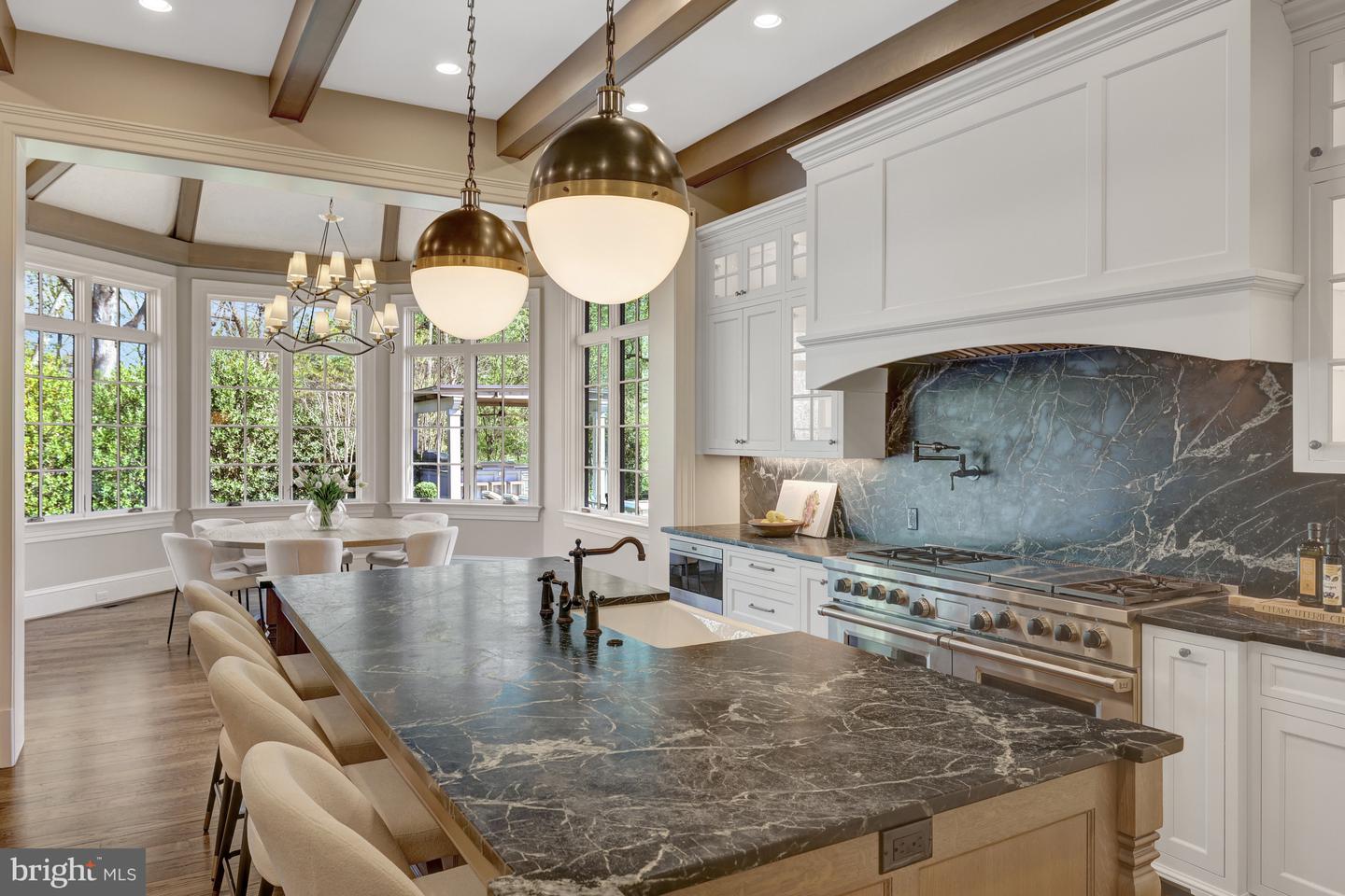 954 MACKALL FARMS LN, MCLEAN, Virginia 22101, 5 Bedrooms Bedrooms, ,5 BathroomsBathrooms,Residential,For sale,954 MACKALL FARMS LN,VAFX2253574 MLS # VAFX2253574