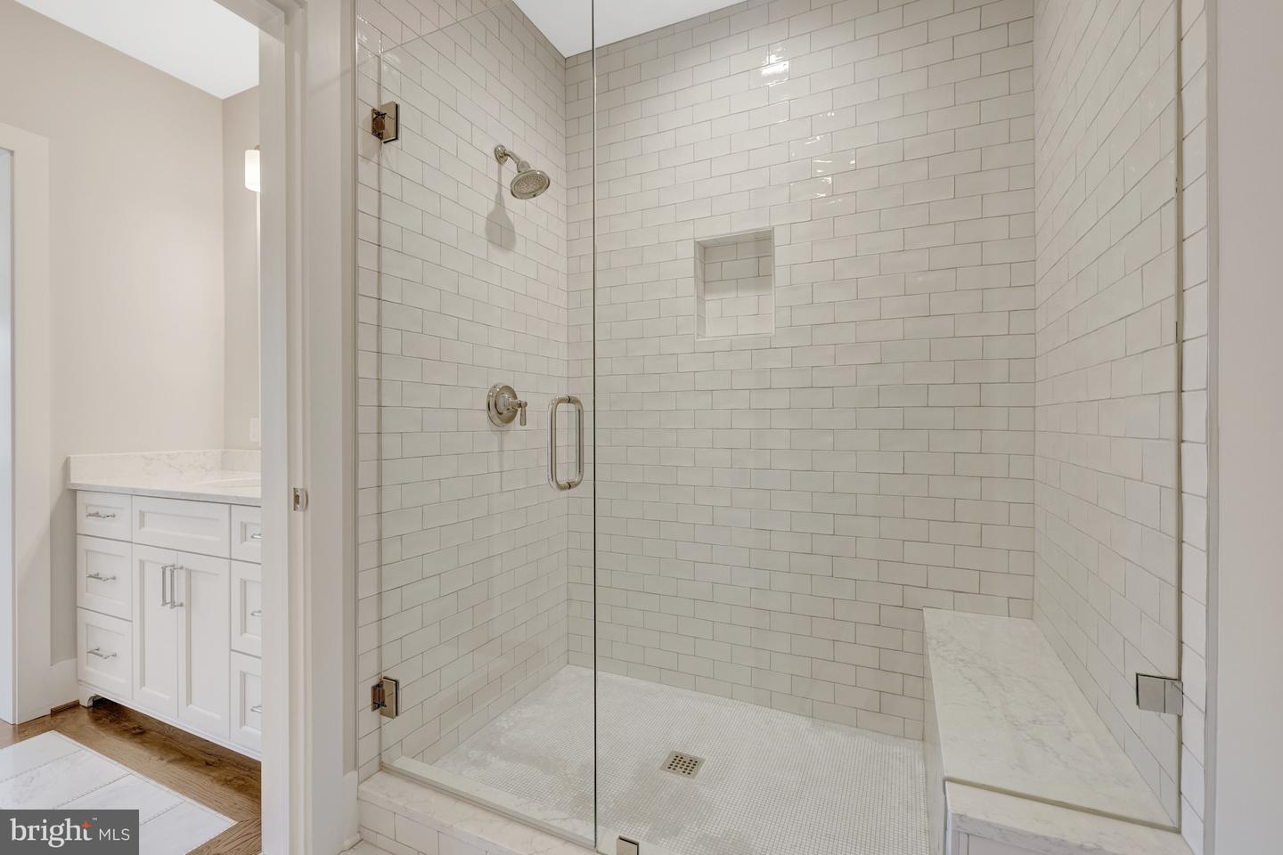954 MACKALL FARMS LN, MCLEAN, Virginia 22101, 5 Bedrooms Bedrooms, ,5 BathroomsBathrooms,Residential,For sale,954 MACKALL FARMS LN,VAFX2253574 MLS # VAFX2253574