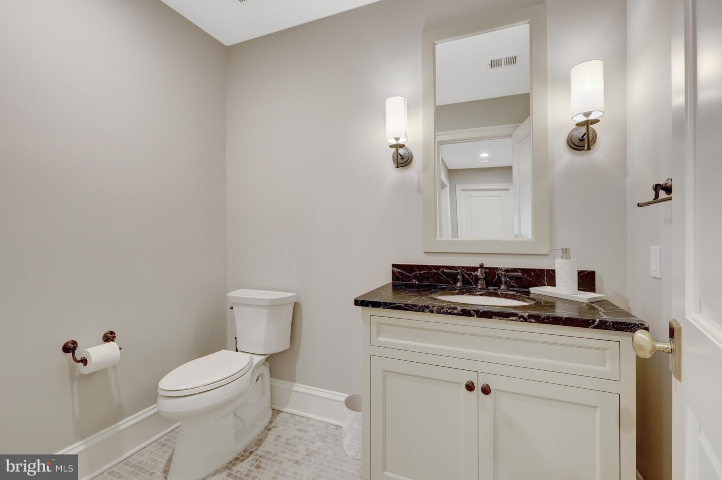 954 MACKALL FARMS LN, MCLEAN, Virginia 22101, 5 Bedrooms Bedrooms, ,5 BathroomsBathrooms,Residential,For sale,954 MACKALL FARMS LN,VAFX2253574 MLS # VAFX2253574