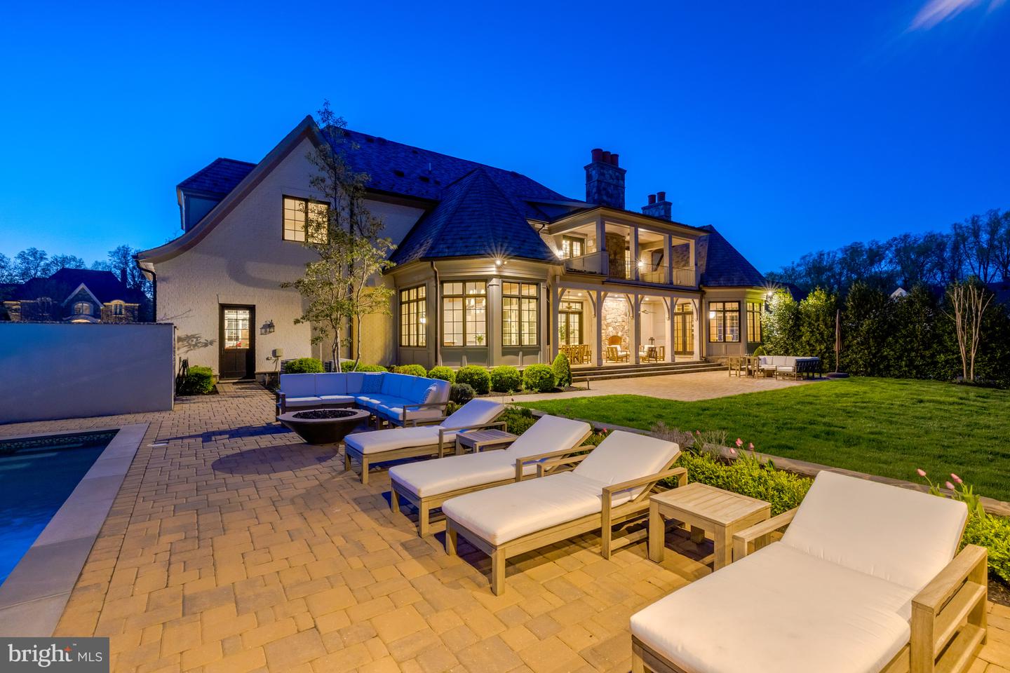 954 MACKALL FARMS LN, MCLEAN, Virginia 22101, 5 Bedrooms Bedrooms, ,5 BathroomsBathrooms,Residential,For sale,954 MACKALL FARMS LN,VAFX2253574 MLS # VAFX2253574