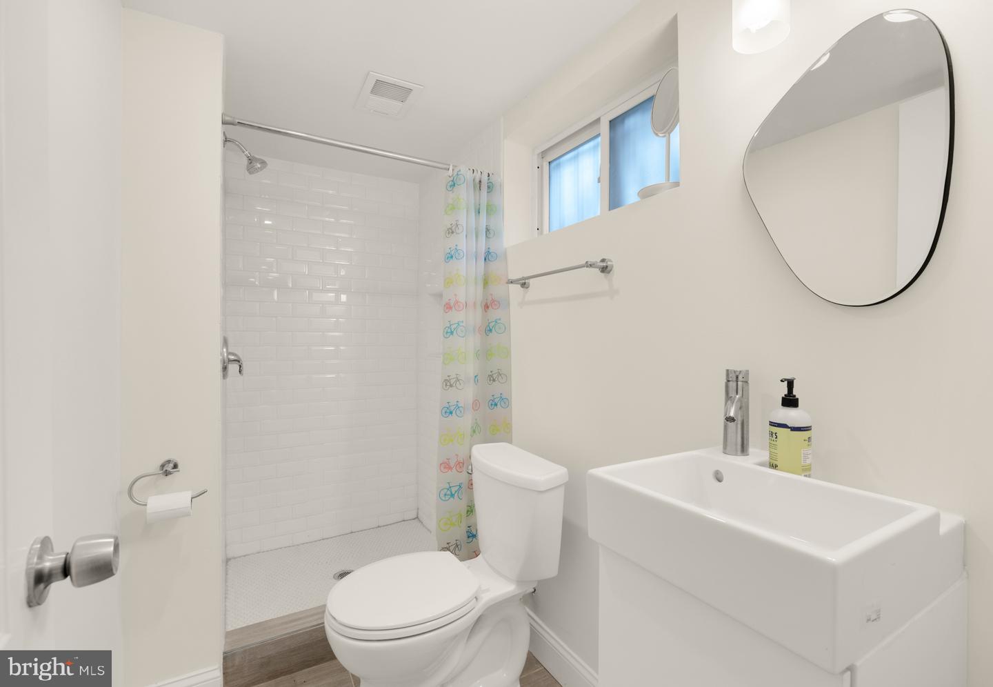 1916 T ST SE, WASHINGTON, District Of Columbia 20020, 2 Bedrooms Bedrooms, ,2 BathroomsBathrooms,Residential,For sale,1916 T ST SE,DCDC2209188 MLS # DCDC2209188