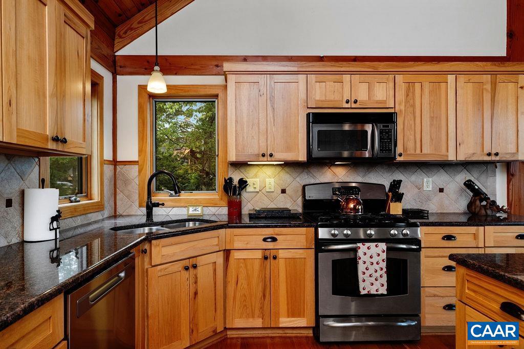 43 KNOB HILL PL, WINTERGREEN RESORT, Virginia 22967, 4 Bedrooms Bedrooms, ,3 BathroomsBathrooms,Residential,For sale,43 KNOB HILL PL,666463 MLS # 666463