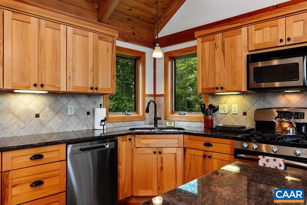 43 KNOB HILL PL, WINTERGREEN RESORT, Virginia 22967, 4 Bedrooms Bedrooms, ,3 BathroomsBathrooms,Residential,For sale,43 KNOB HILL PL,666463 MLS # 666463