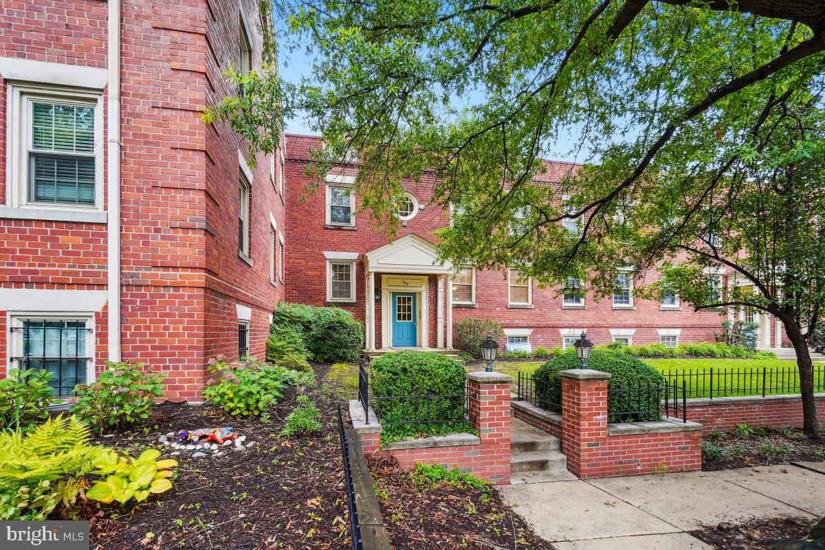 1305 E ABINGDON DR #3, ALEXANDRIA, Virginia 22314, 1 Bedroom Bedrooms, ,1 BathroomBathrooms,Residential,For sale,1305 E ABINGDON DR #3,VAAX2037656 MLS # VAAX2037656