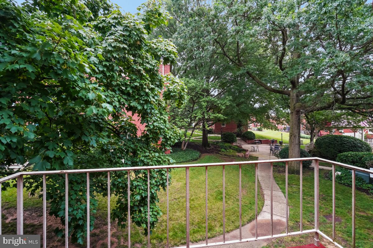 1305 E ABINGDON DR #3, ALEXANDRIA, Virginia 22314, 1 Bedroom Bedrooms, ,1 BathroomBathrooms,Residential,For sale,1305 E ABINGDON DR #3,VAAX2037656 MLS # VAAX2037656