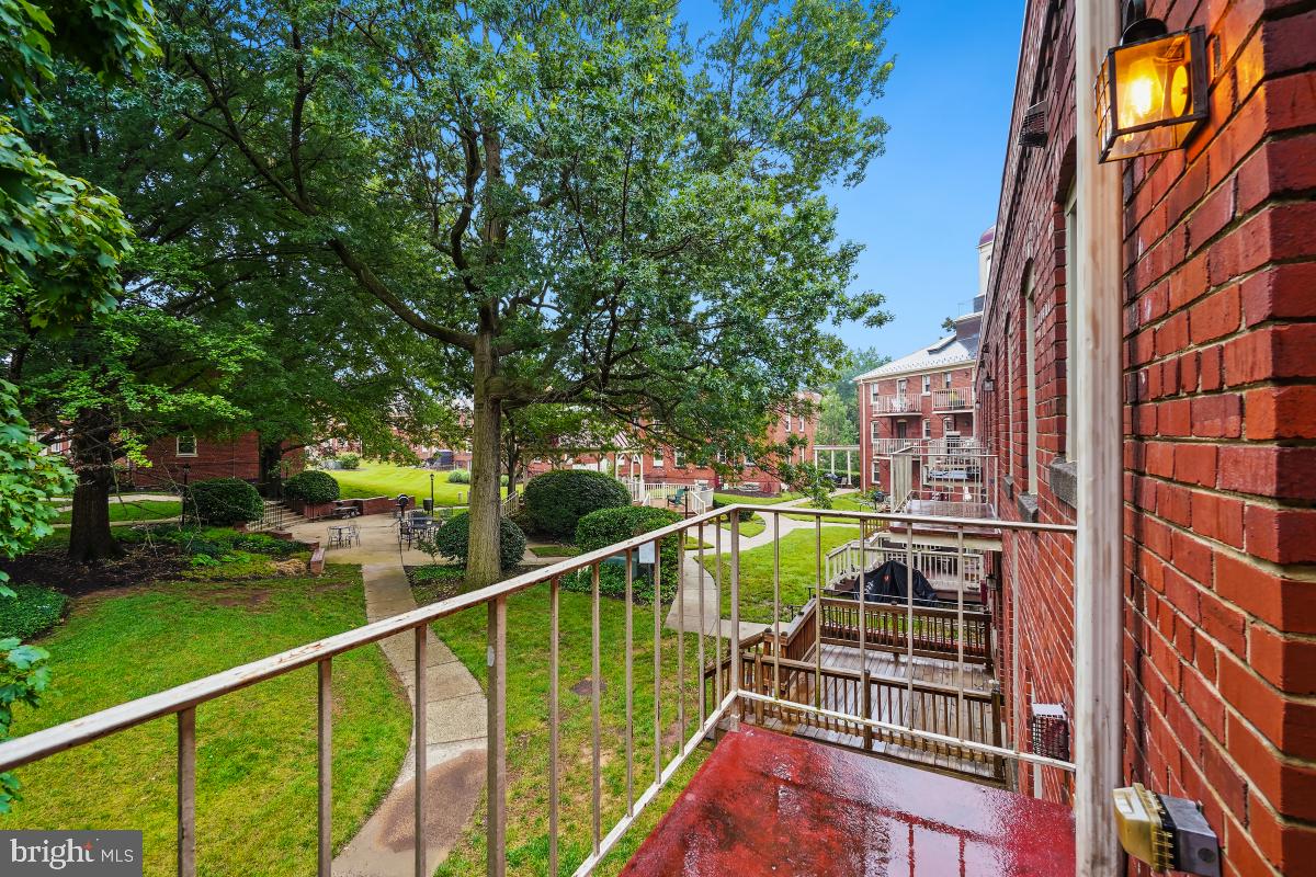 1305 E ABINGDON DR #3, ALEXANDRIA, Virginia 22314, 1 Bedroom Bedrooms, ,1 BathroomBathrooms,Residential,For sale,1305 E ABINGDON DR #3,VAAX2037656 MLS # VAAX2037656