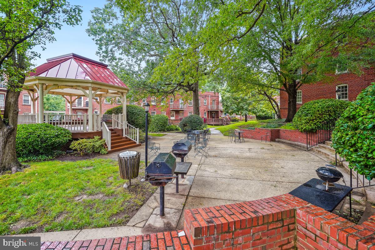 1305 E ABINGDON DR #3, ALEXANDRIA, Virginia 22314, 1 Bedroom Bedrooms, ,1 BathroomBathrooms,Residential,For sale,1305 E ABINGDON DR #3,VAAX2037656 MLS # VAAX2037656
