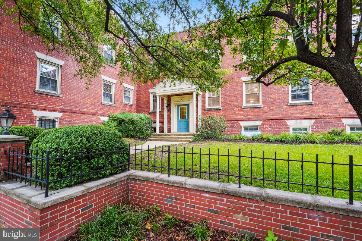 1305 E ABINGDON DR #3, ALEXANDRIA, Virginia 22314, 1 Bedroom Bedrooms, ,1 BathroomBathrooms,Residential,For sale,1305 E ABINGDON DR #3,VAAX2037656 MLS # VAAX2037656
