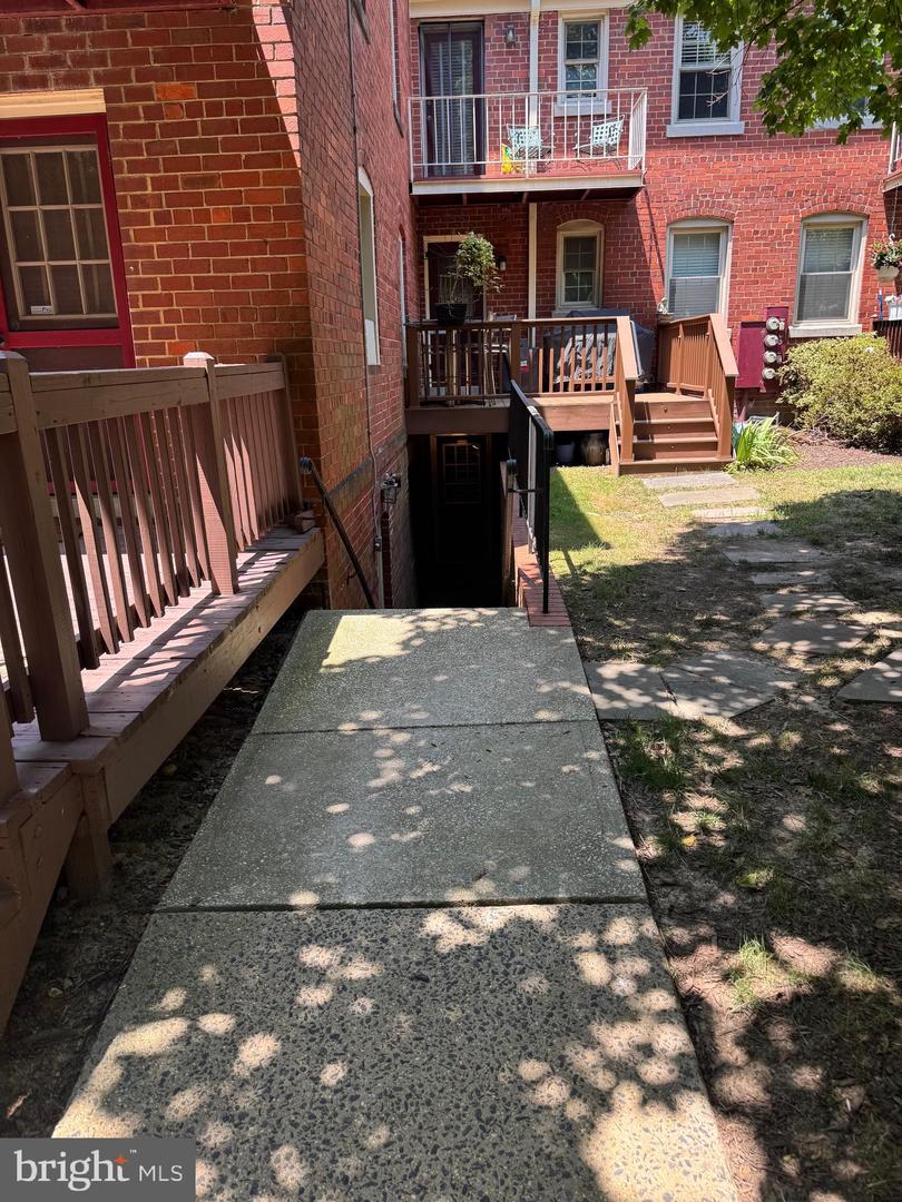 1305 E ABINGDON DR #3, ALEXANDRIA, Virginia 22314, 1 Bedroom Bedrooms, ,1 BathroomBathrooms,Residential,For sale,1305 E ABINGDON DR #3,VAAX2037656 MLS # VAAX2037656