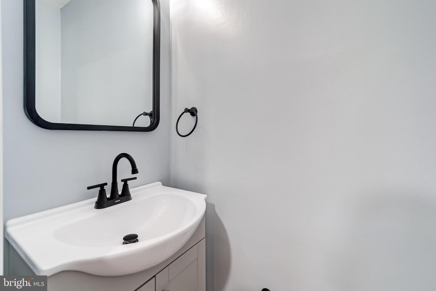 1902 GOOD HOPE RD SE, WASHINGTON, District Of Columbia 20020, 3 Bedrooms Bedrooms, ,2 BathroomsBathrooms,Residential,For sale,1902 GOOD HOPE RD SE,DCDC2193890 MLS # DCDC2193890