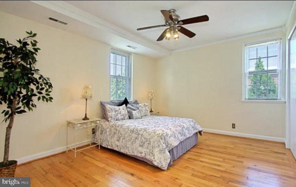 4217 32ND RD S, ARLINGTON, Virginia 22206, 3 Bedrooms Bedrooms, ,2 BathroomsBathrooms,Residential,For sale,4217 32ND RD S,VAAR2056668 MLS # VAAR2056668