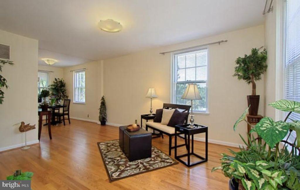 4217 32ND RD S, ARLINGTON, Virginia 22206, 3 Bedrooms Bedrooms, ,2 BathroomsBathrooms,Residential,For sale,4217 32ND RD S,VAAR2056668 MLS # VAAR2056668