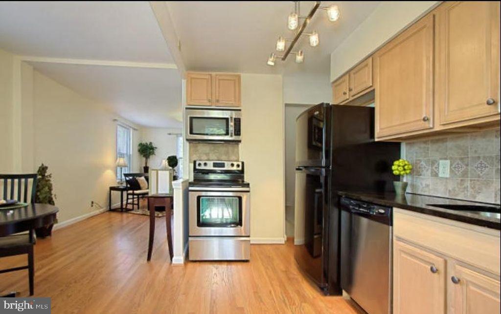 4217 32ND RD S, ARLINGTON, Virginia 22206, 3 Bedrooms Bedrooms, ,2 BathroomsBathrooms,Residential,For sale,4217 32ND RD S,VAAR2056668 MLS # VAAR2056668
