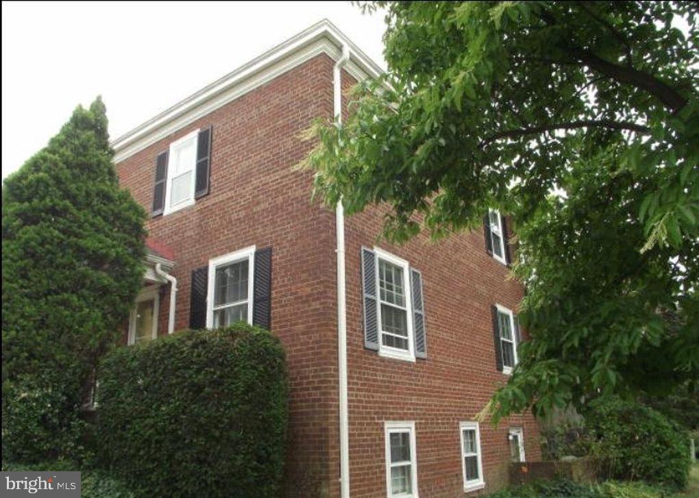 4217 32ND RD S, ARLINGTON, Virginia 22206, 3 Bedrooms Bedrooms, ,2 BathroomsBathrooms,Residential,For sale,4217 32ND RD S,VAAR2056668 MLS # VAAR2056668