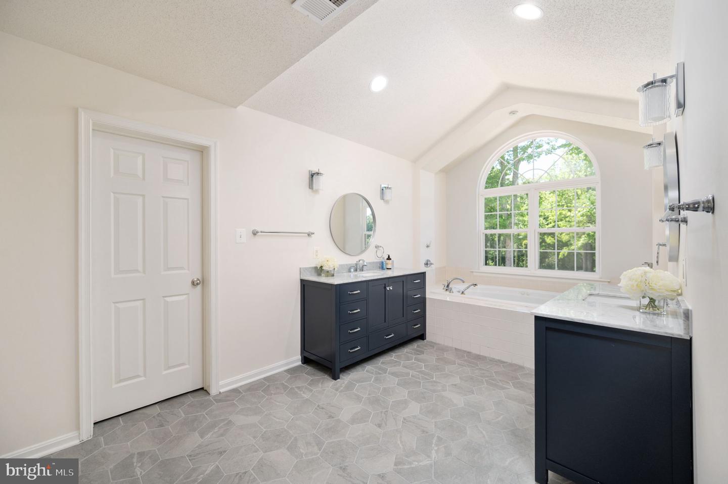 9129 PEBBLE BEACH LN, KING GEORGE, Virginia 22485, 6 Bedrooms Bedrooms, ,3 BathroomsBathrooms,Residential,For sale,9129 PEBBLE BEACH LN,VAKG2006376 MLS # VAKG2006376