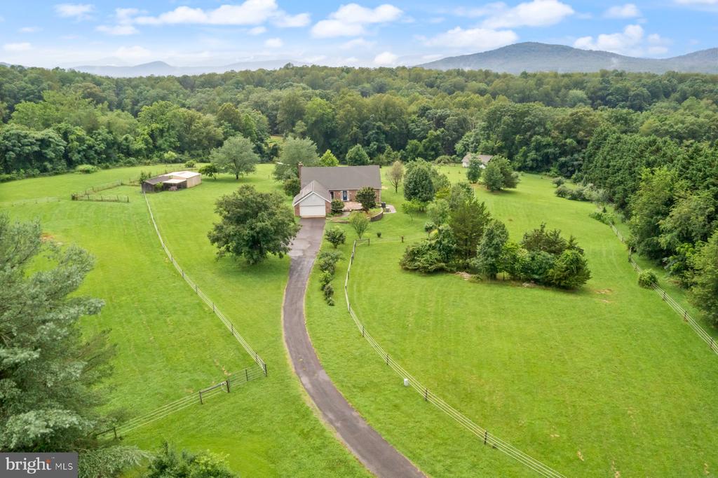 13001 COUNTRY VIEW LN, AMISSVILLE, Virginia 20106, 5 Bedrooms Bedrooms, ,3 BathroomsBathrooms,Residential,13001 COUNTRY VIEW LN,VACU2010960 MLS # VACU2010960