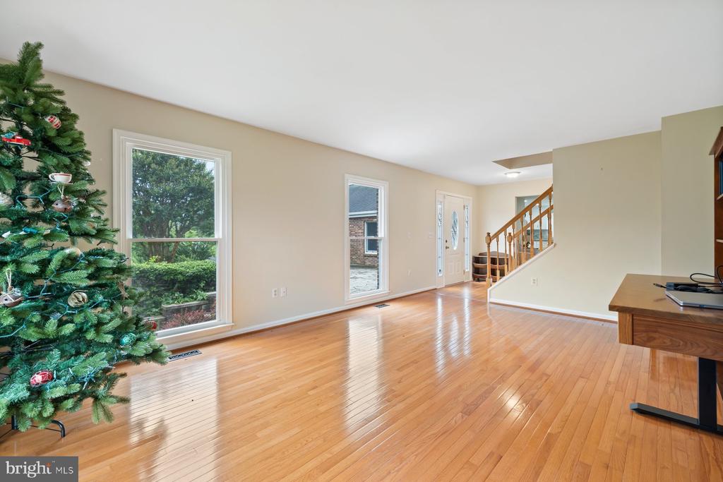 13001 COUNTRY VIEW LN, AMISSVILLE, Virginia 20106, 5 Bedrooms Bedrooms, ,3 BathroomsBathrooms,Residential,13001 COUNTRY VIEW LN,VACU2010960 MLS # VACU2010960