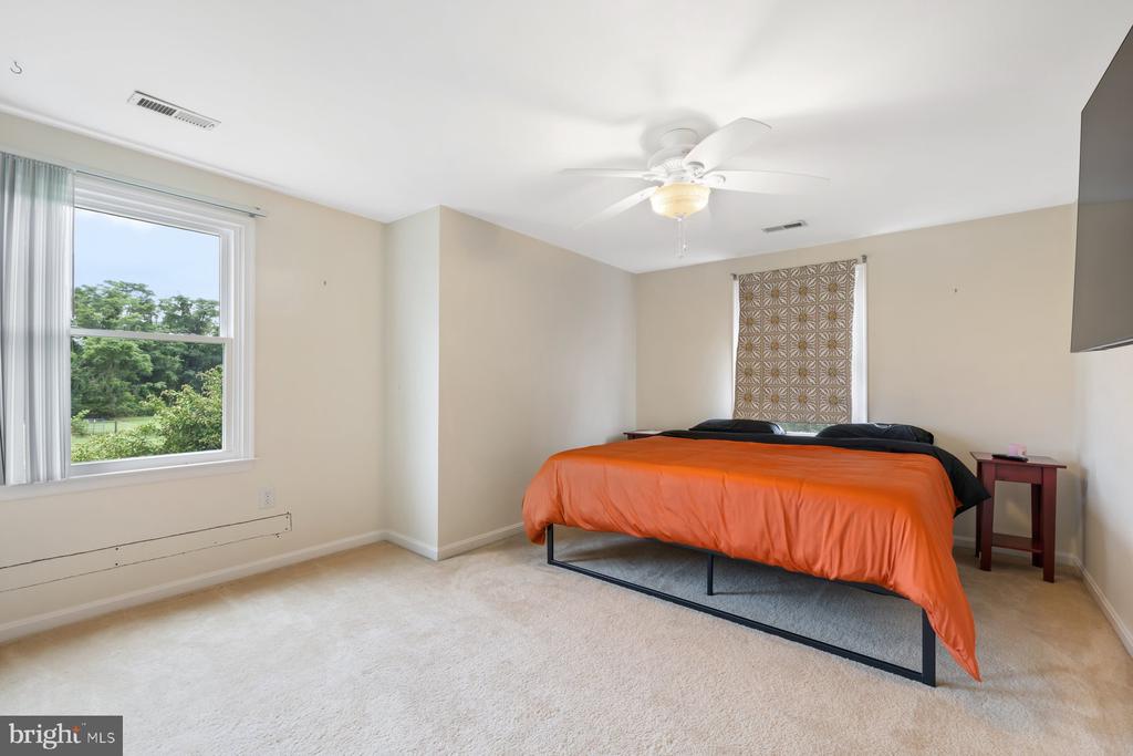 13001 COUNTRY VIEW LN, AMISSVILLE, Virginia 20106, 5 Bedrooms Bedrooms, ,3 BathroomsBathrooms,Residential,13001 COUNTRY VIEW LN,VACU2010960 MLS # VACU2010960