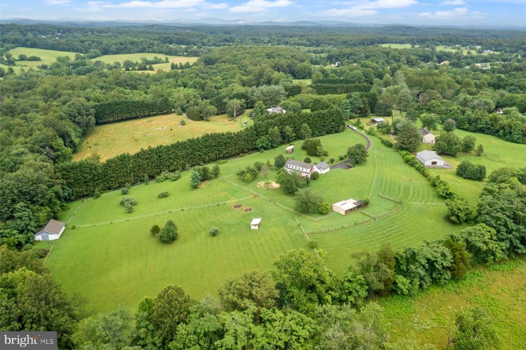 13001 COUNTRY VIEW LN, AMISSVILLE, Virginia 20106, 5 Bedrooms Bedrooms, ,3 BathroomsBathrooms,Residential,13001 COUNTRY VIEW LN,VACU2010960 MLS # VACU2010960