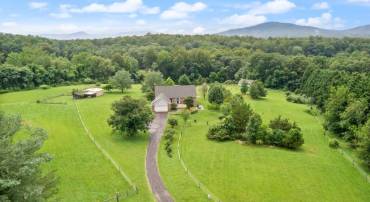13001 COUNTRY VIEW LN, AMISSVILLE, Virginia 20106, 5 Bedrooms Bedrooms, ,3 BathroomsBathrooms,Residential,13001 COUNTRY VIEW LN,VACU2010960 MLS # VACU2010960