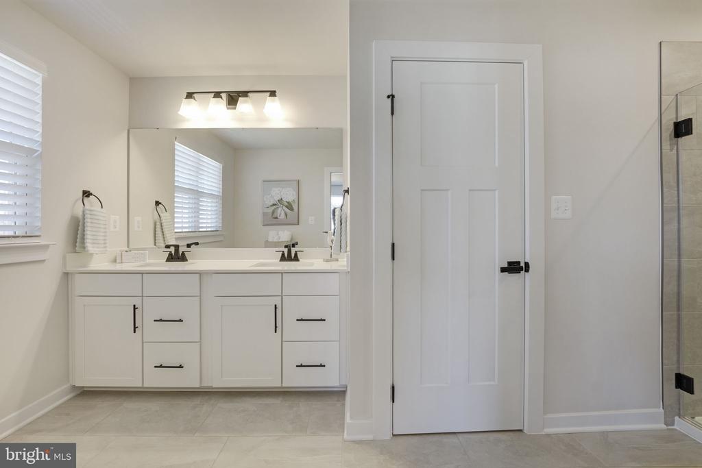 10909 GREEN LEAF RUN, SPOTSYLVANIA, Virginia 22551, 4 Bedrooms Bedrooms, ,3 BathroomsBathrooms,Residential,10909 GREEN LEAF RUN,VASP2034540 MLS # VASP2034540