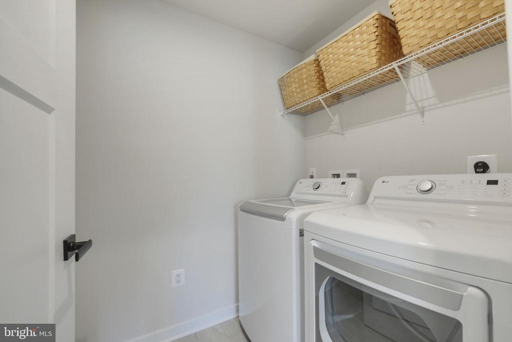 10909 GREEN LEAF RUN, SPOTSYLVANIA, Virginia 22551, 4 Bedrooms Bedrooms, ,3 BathroomsBathrooms,Residential,10909 GREEN LEAF RUN,VASP2034540 MLS # VASP2034540