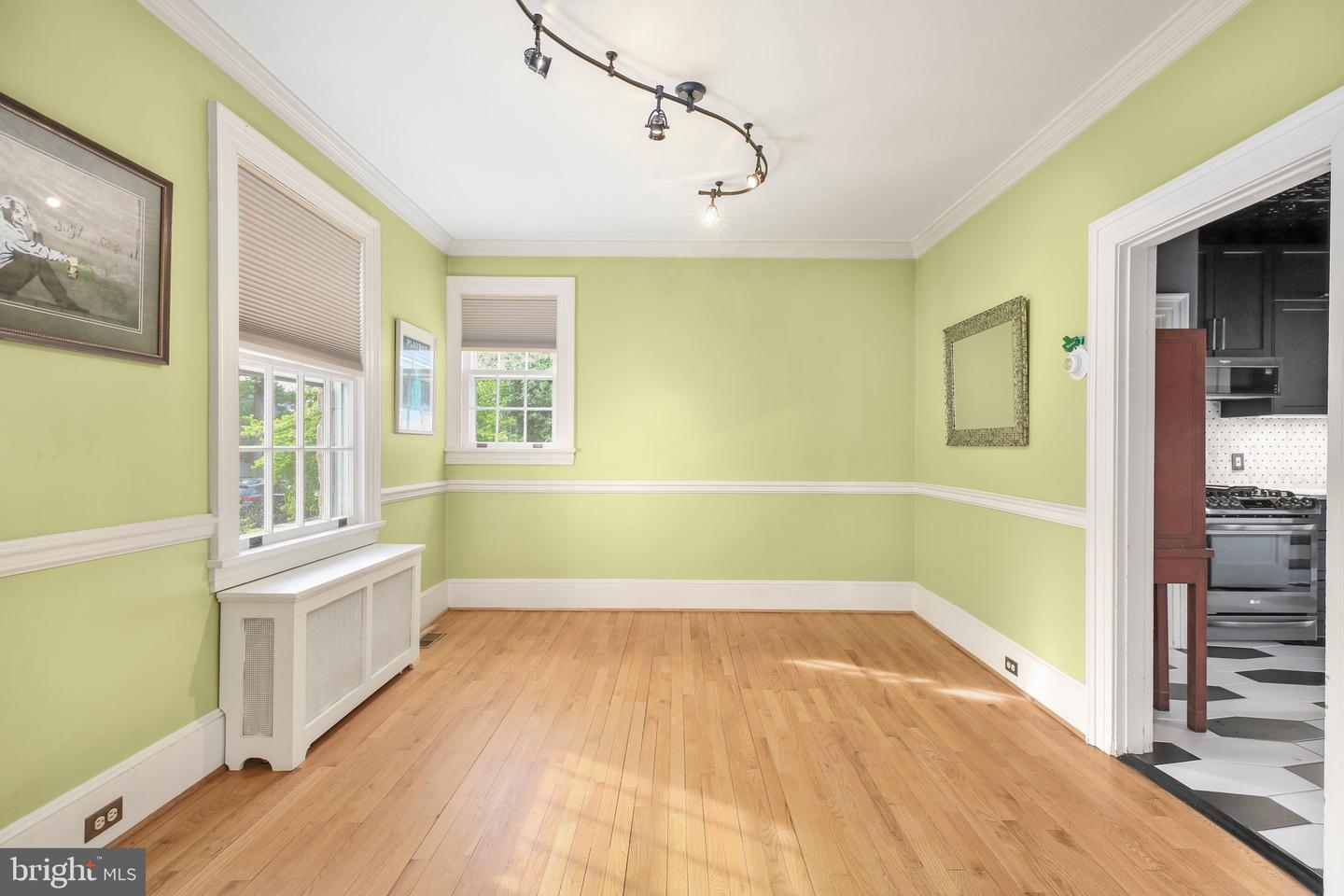 1107 KENMORE AVE, FREDERICKSBURG, Virginia 22401, 4 Bedrooms Bedrooms, ,1 BathroomBathrooms,Residential,For sale,1107 KENMORE AVE,VAFB2008296 MLS # VAFB2008296