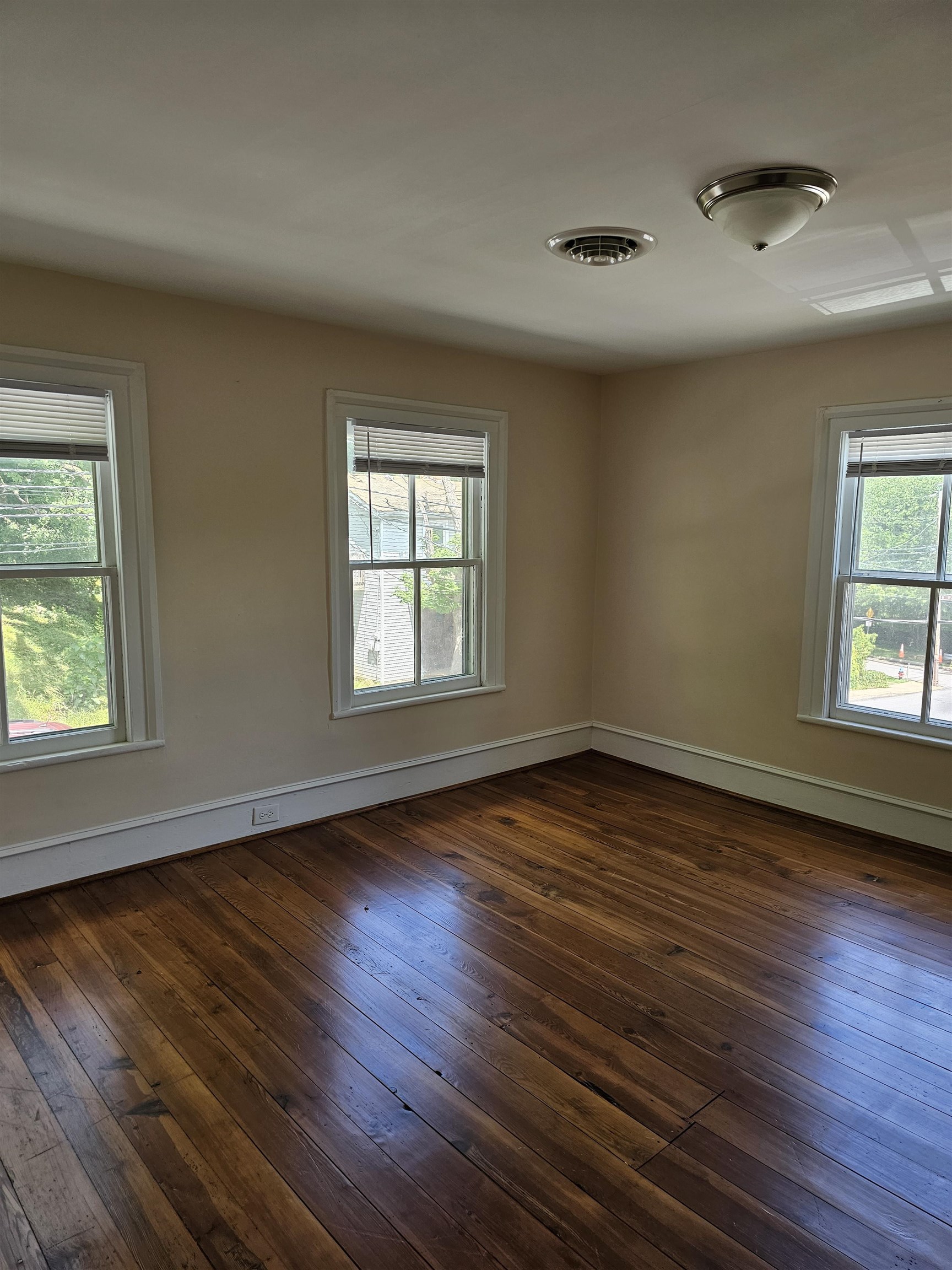 311 LEWIS ST, STAUNTON, Virginia 24401, 2 Bedrooms Bedrooms, ,2 BathroomsBathrooms,Residential,311 LEWIS ST,666467 MLS # 666467
