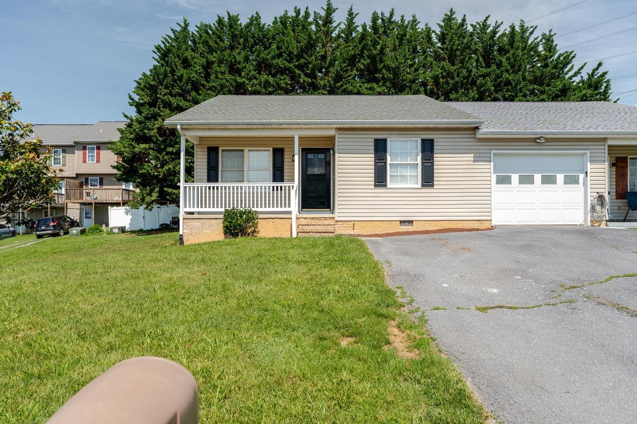 3355 DAWN DR, HARRISONBURG, Virginia 22801, 3 Bedrooms Bedrooms, ,3 BathroomsBathrooms,Residential,3355 DAWN DR,666475 MLS # 666475