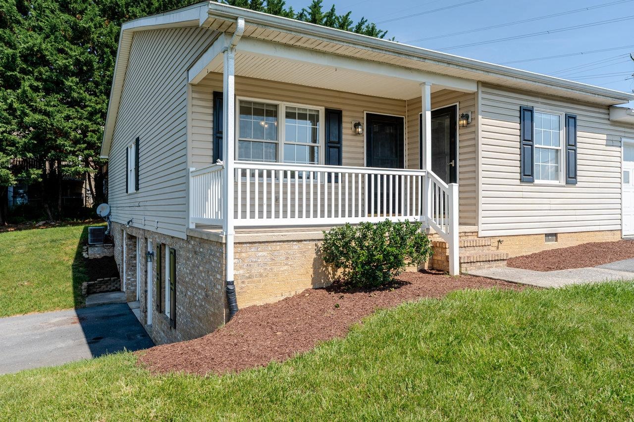 3355 DAWN DR, HARRISONBURG, Virginia 22801, 3 Bedrooms Bedrooms, ,3 BathroomsBathrooms,Residential,3355 DAWN DR,666475 MLS # 666475