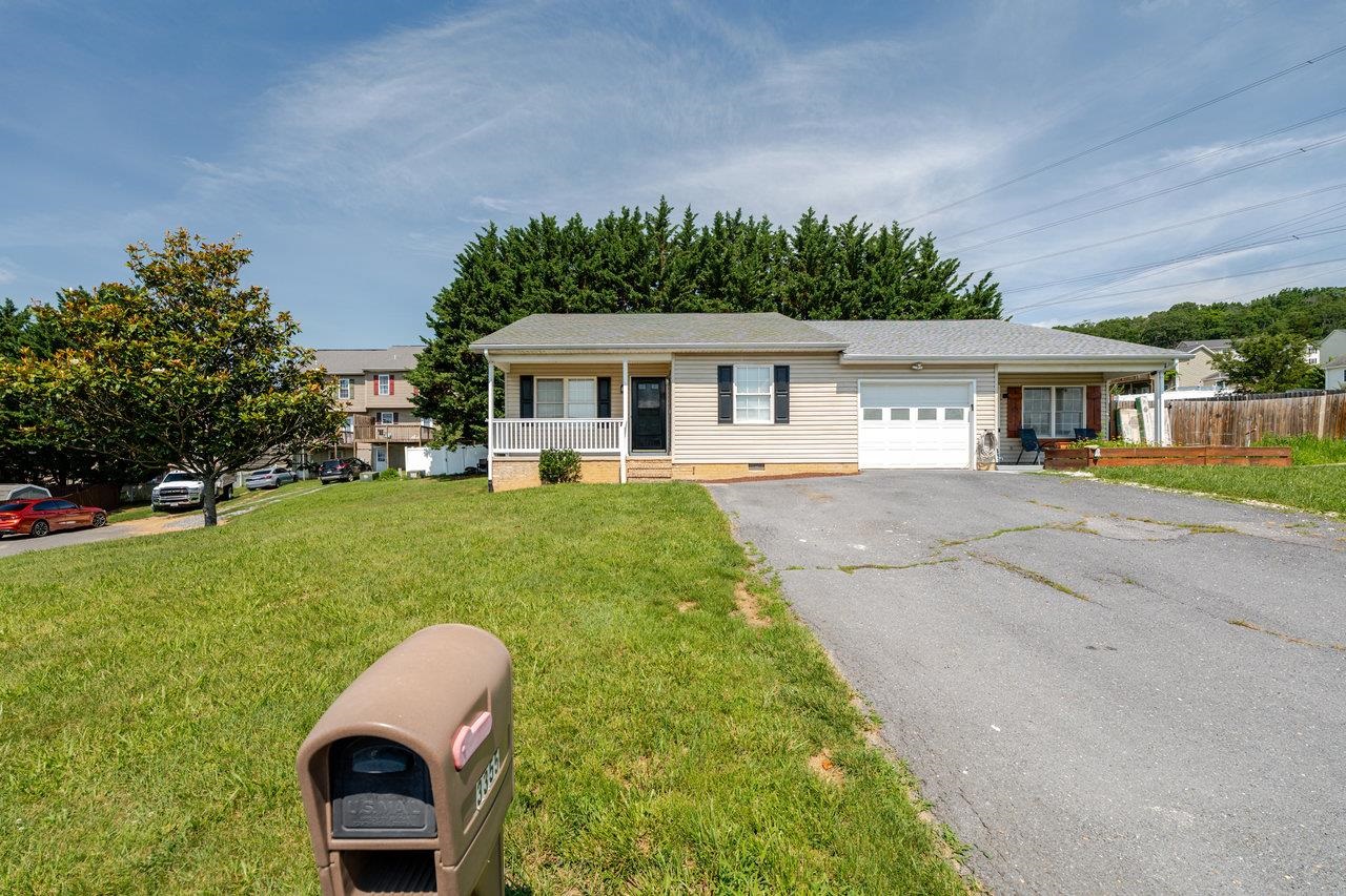 3355 DAWN DR, HARRISONBURG, Virginia 22801, 3 Bedrooms Bedrooms, ,3 BathroomsBathrooms,Residential,3355 DAWN DR,666475 MLS # 666475