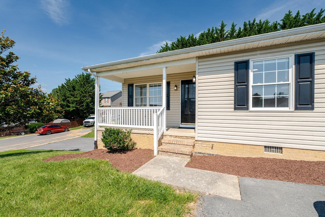 3355 DAWN DR, HARRISONBURG, Virginia 22801, 3 Bedrooms Bedrooms, ,3 BathroomsBathrooms,Residential,3355 DAWN DR,666475 MLS # 666475