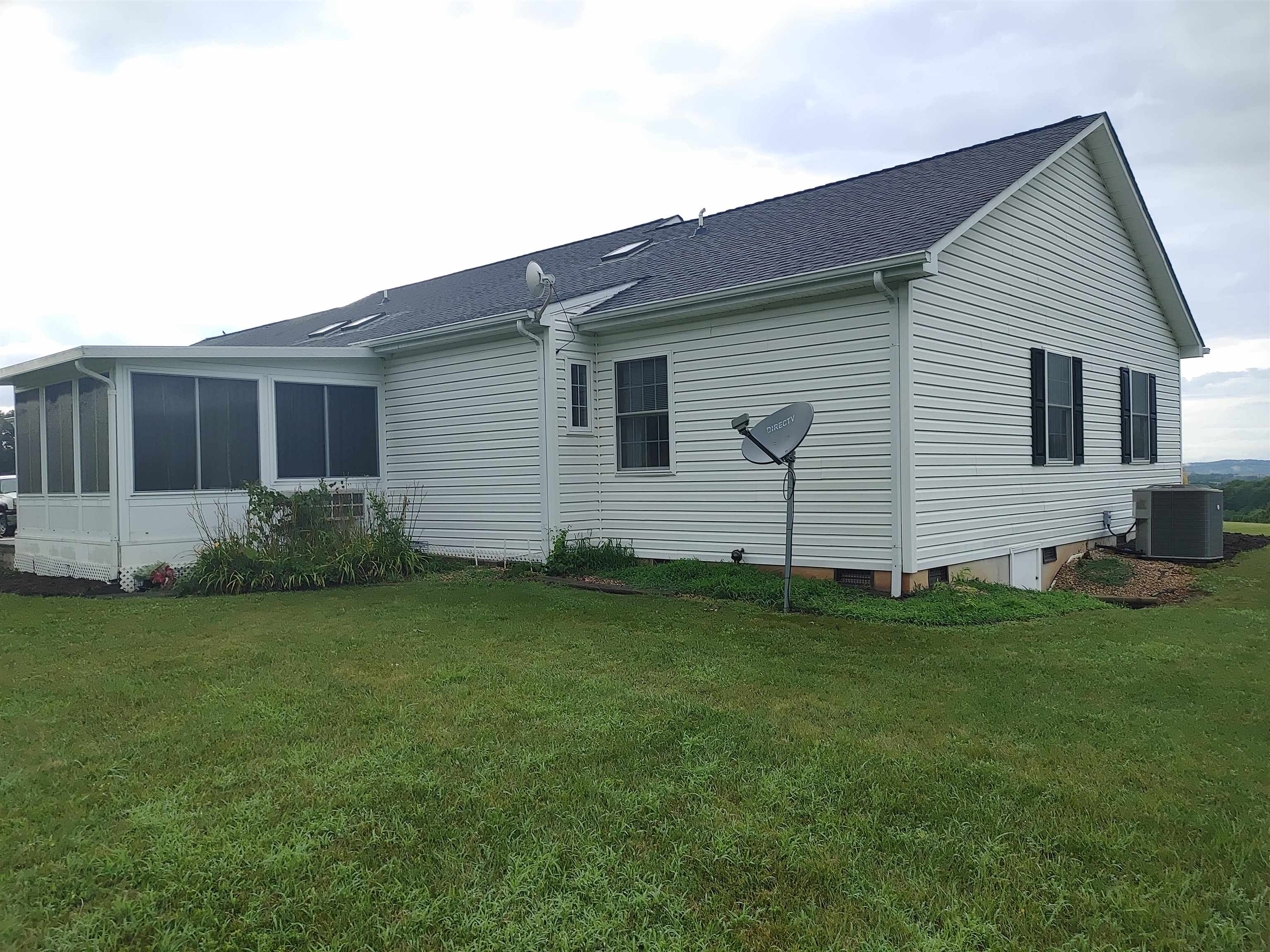 112 GUERNSEY LN, STAUNTON, Virginia 24401, 3 Bedrooms Bedrooms, ,2 BathroomsBathrooms,Residential,112 GUERNSEY LN,666502 MLS # 666502